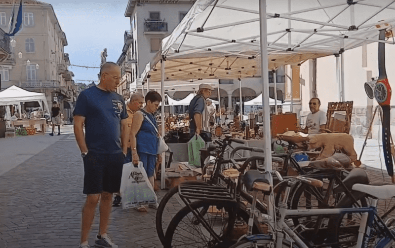 antique market
